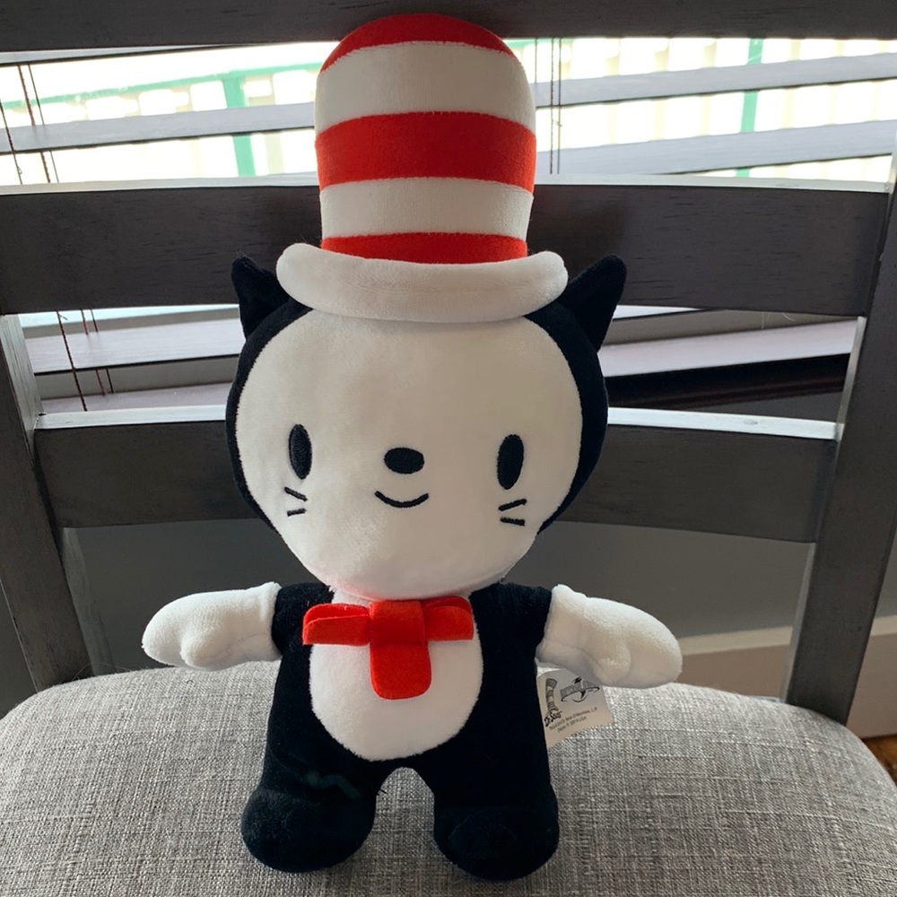 Universal Studios Hello Kitty Dr. Seuss plush Cat In The Hat